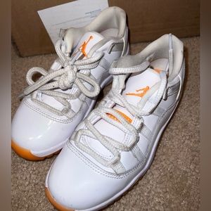 White/Orange Jordan 11 low top size 2.5